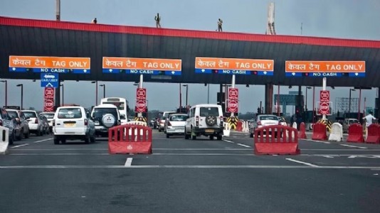Govt likely to discontinue cash payments at National Highways from April 1