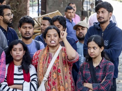 JNU protest turns violent JNUSU, ABVP accuse each other of attacks