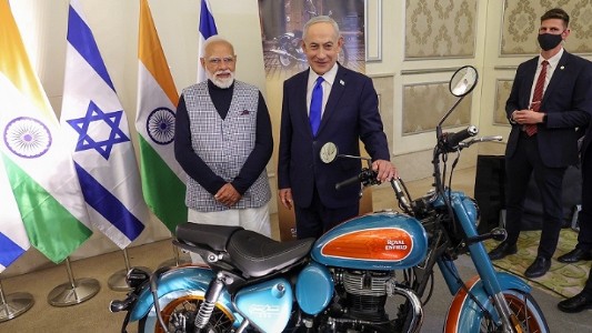 Modi visits Israeli tech innovation exhibition