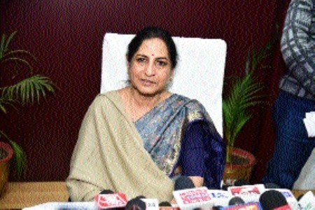 ‘Huge budgetary support will give major boost to devpt of rail services in State’