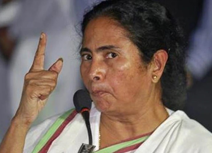 Mamata says people being bulldozed urges SC to save democracy