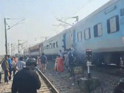 Passengers on Mahamana Express panic after smoke fills coach
