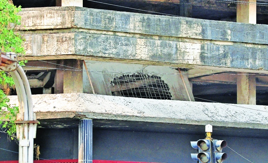 Demolition of unauthorised 