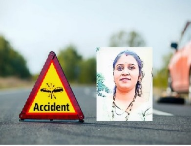 Woman killed, daughter critical as speeding truck hits mobike in Fetri