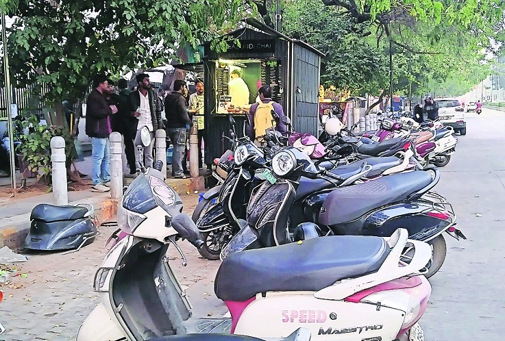 The Walkable Street encroached upon by vendors