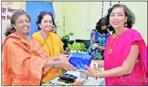 Former top female players feted