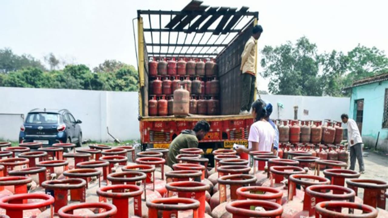 Govt prioritises sectors quota of commercial LPG cylinders