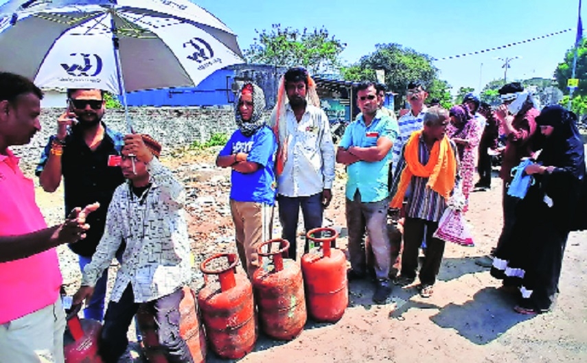 Tiffin services feel the heat as LPG restrictions tighten supply