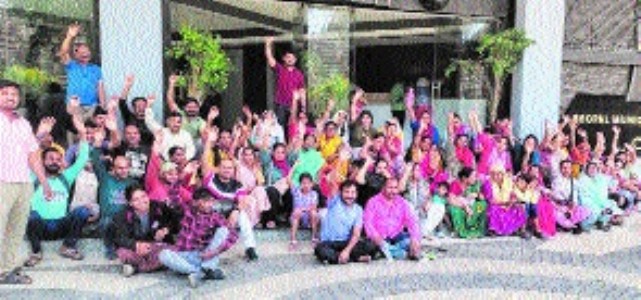 Outcry: Residents protest for water at Hinotia Alam HFA Aptts