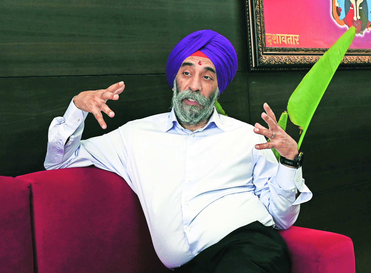 Of AI Guru focusing on primacy