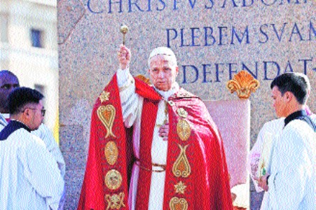 Pope rejects claims that God justifies war in Palm Sunday Mass message