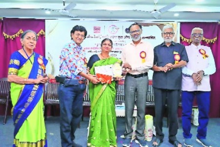 Aditi Deshmukh’s poetry collection ‘Anandmayi’ bags prestigious award