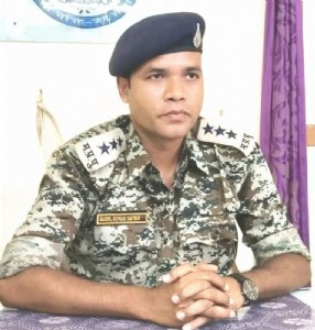 Chitrangi SDOP Saiyaam receives cash reward for outstanding work in Anti-Naxal operations