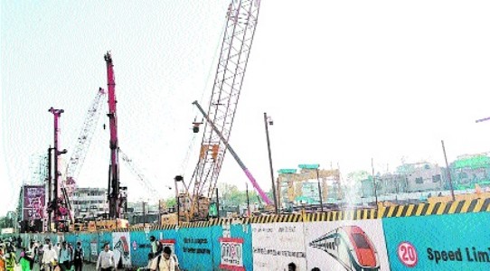 Subway to link Bhopal Rly Stn-Metro, n Direct access from Platform 6 n The tunnel will be built around six meters   below ground level; Project integrated with 16.74 km Orange Line