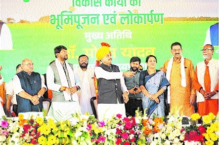 Cm declares Rs 163 crore 