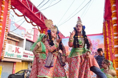 Thousands gather for ‘Samrasta Holi’