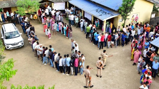Record polling , Assam records 85.64 pc, Keralam 78 pc, Puducherry 89.87 pc