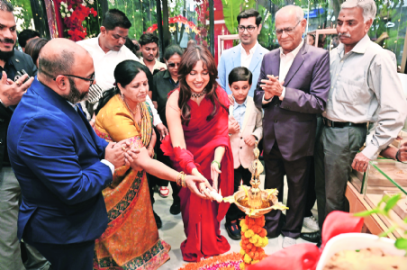 Senco Gold & Diamonds’ store opens at Laxmi Nagar