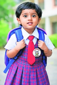 5-year-old girl dies after falling from roof