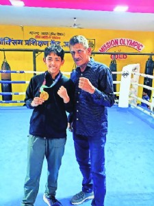 Samiksha bags State gold