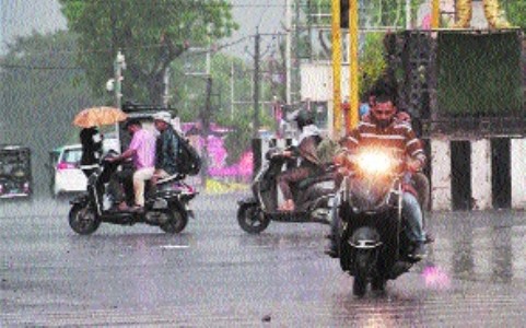 Unseasonal rain, hail lash State, Cool winds bring respite for urbanites, but give chills to farmers