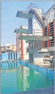 Kamgar Kalyanswimming poolremains shut