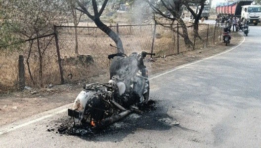Man sets self ablaze while driving, critical