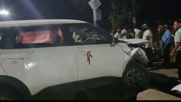 2 killed after drunk car driver 