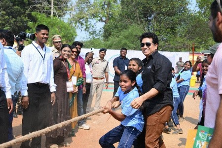 Sachin Tendulkar visits Bastar,backs cricket training for 5,000 children