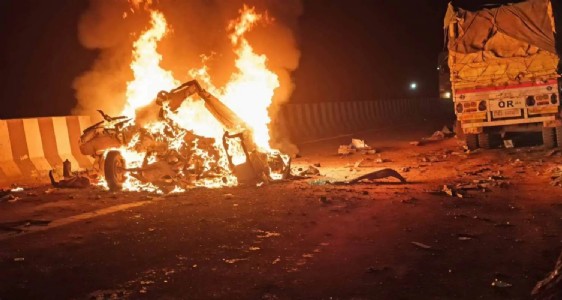 11 killed in multi-vehicle crash in Mirzapur