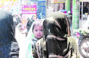 Mercury soars to 44°C