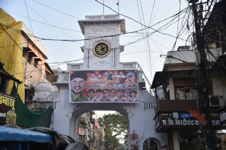 JMC’s drive against posters under scanner as political banners remain untouched