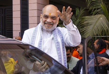 Centre fixes OCI card application fee at USD 275, scraps six-month stay rule