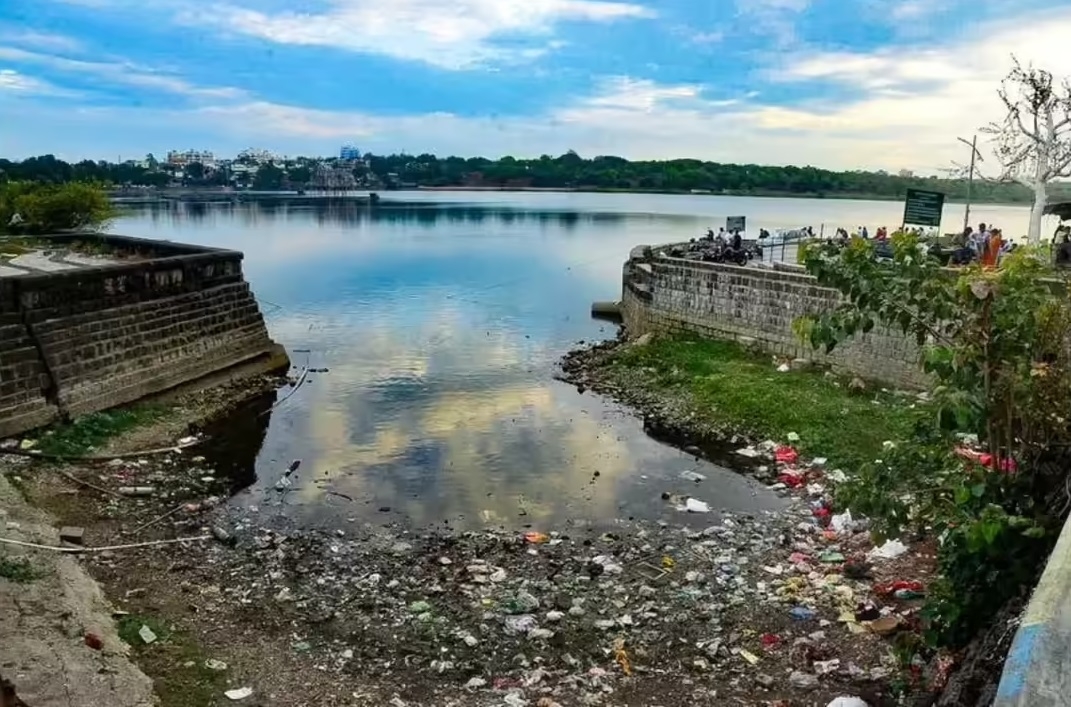 Serial killing of lakes dechoking 