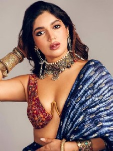 STREAMING COURAGE...