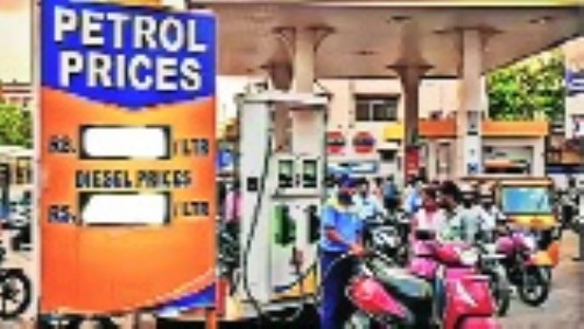 Oil cos selling petrol at Rs 14 a litre loss, diesel at Rs 18/litre