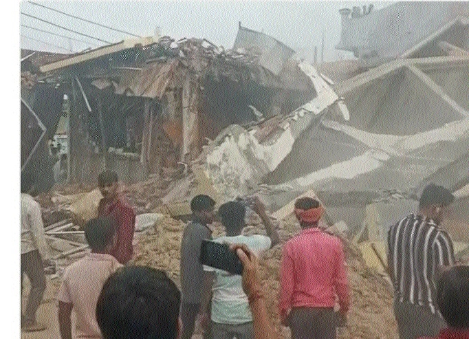 3 killed as Housing lodge 