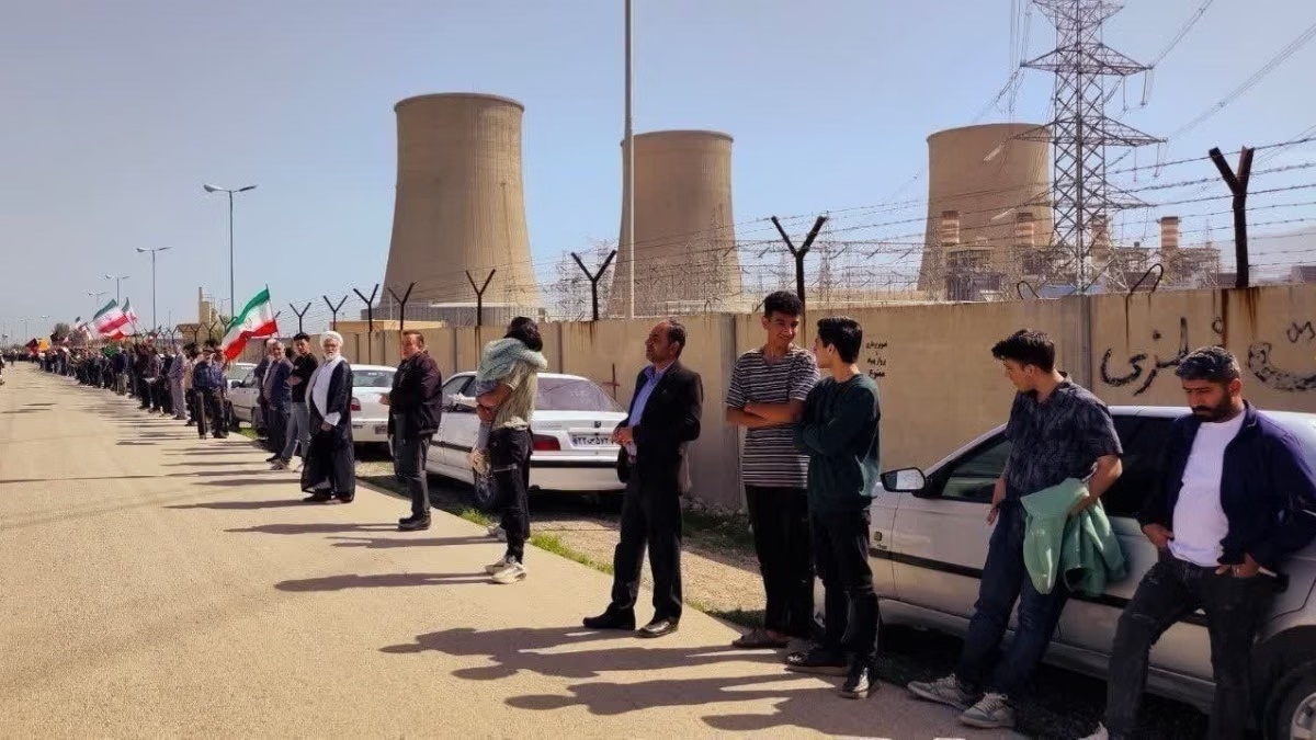 Iran calls for human chains to protect power plants