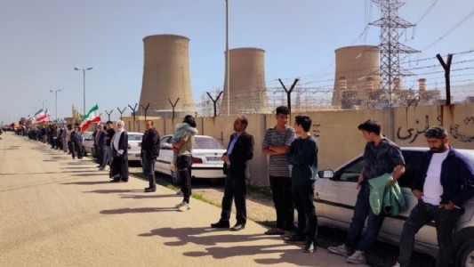 Iran calls for human chains to protect power plants