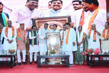 CM launches ‘Gaon-Basti Chalo Abhiyan’