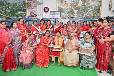 Akhil Bharatiya Digambar Jain Mahila Parishad support wedding of needy girl
