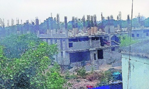 Fadnavis expresses displeasure over delays in Cancer Hospital, ward renovation works