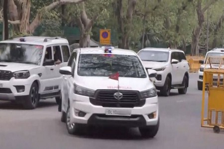 PM reduces his convoy size, Many Chief Ministers curtail their vehicle fleets