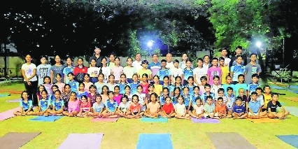 Yogasana training camp con
