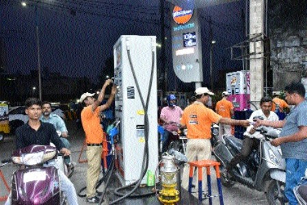 Fuel price hike to hit daily life, In Jabalpur, petrol is now being sold at Rs 109.79/L, while diesel at Rs 95/L