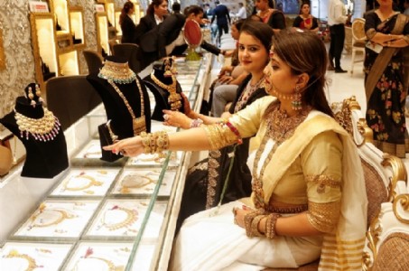 India’s gems, jewellery exports down 9.07 pc in April at USD 2,226.45 mn