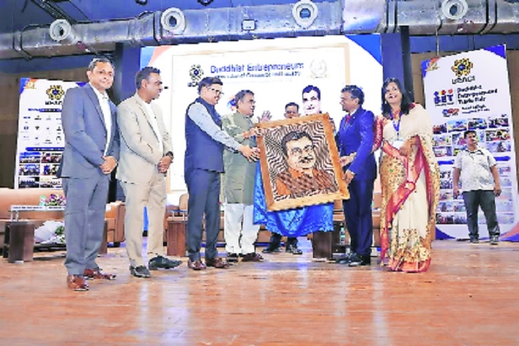 Quality, hard work and entrepreneurship are the way forward: Gadkari to ...