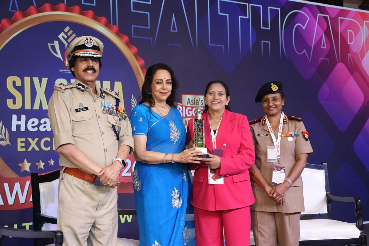 Dr Priti Bhongle honoured with Best Yoga Professional Award