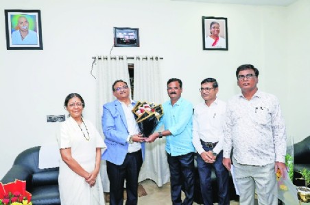 Dr Akhilesh Peshwe takes charge as RTMNU Pro-V-C