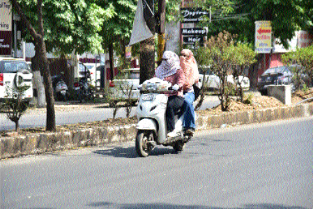 At 44°C, city reels under unforgiving summer heat